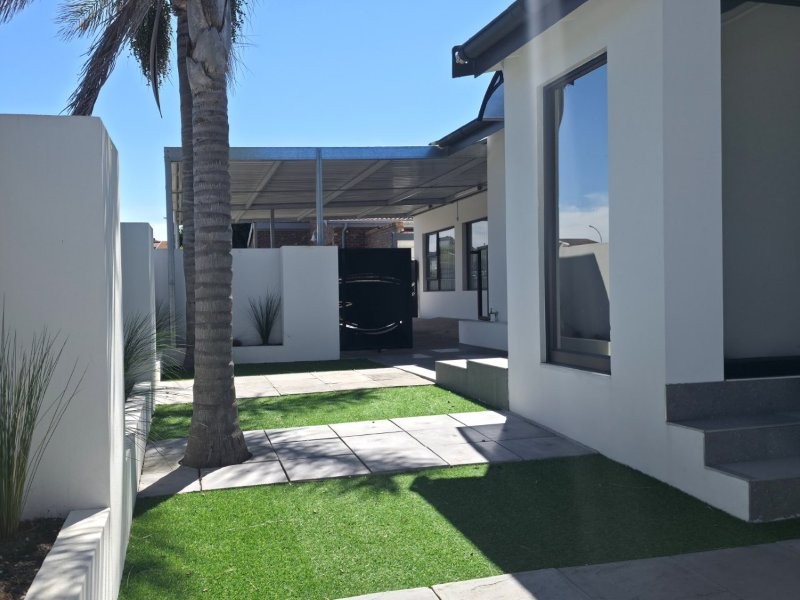 3 Bedroom Property for Sale in Wavecrest Eastern Cape